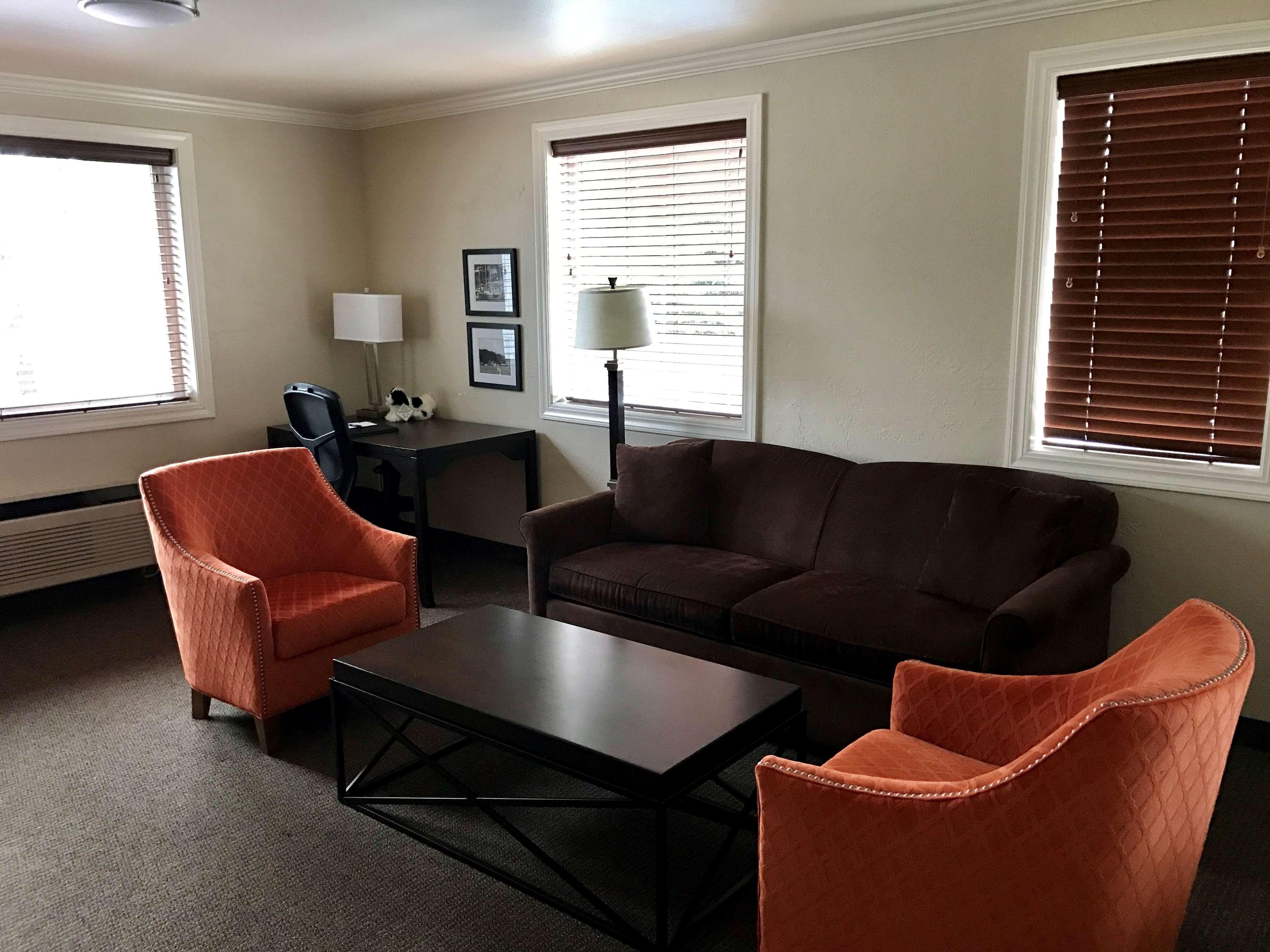 Western Wesley Inn&suites Hotel