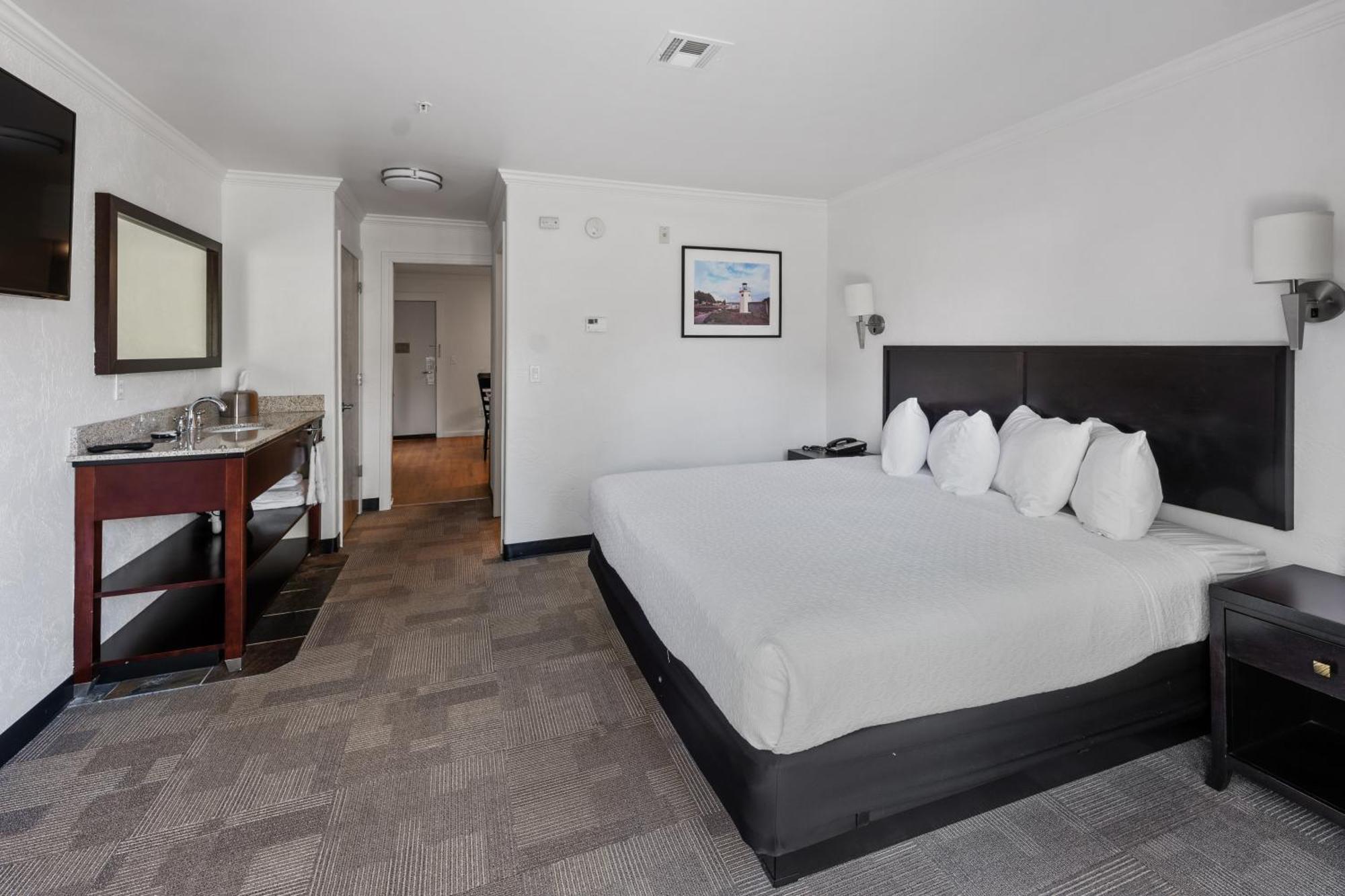 Western Wesley Inn&suites 3*