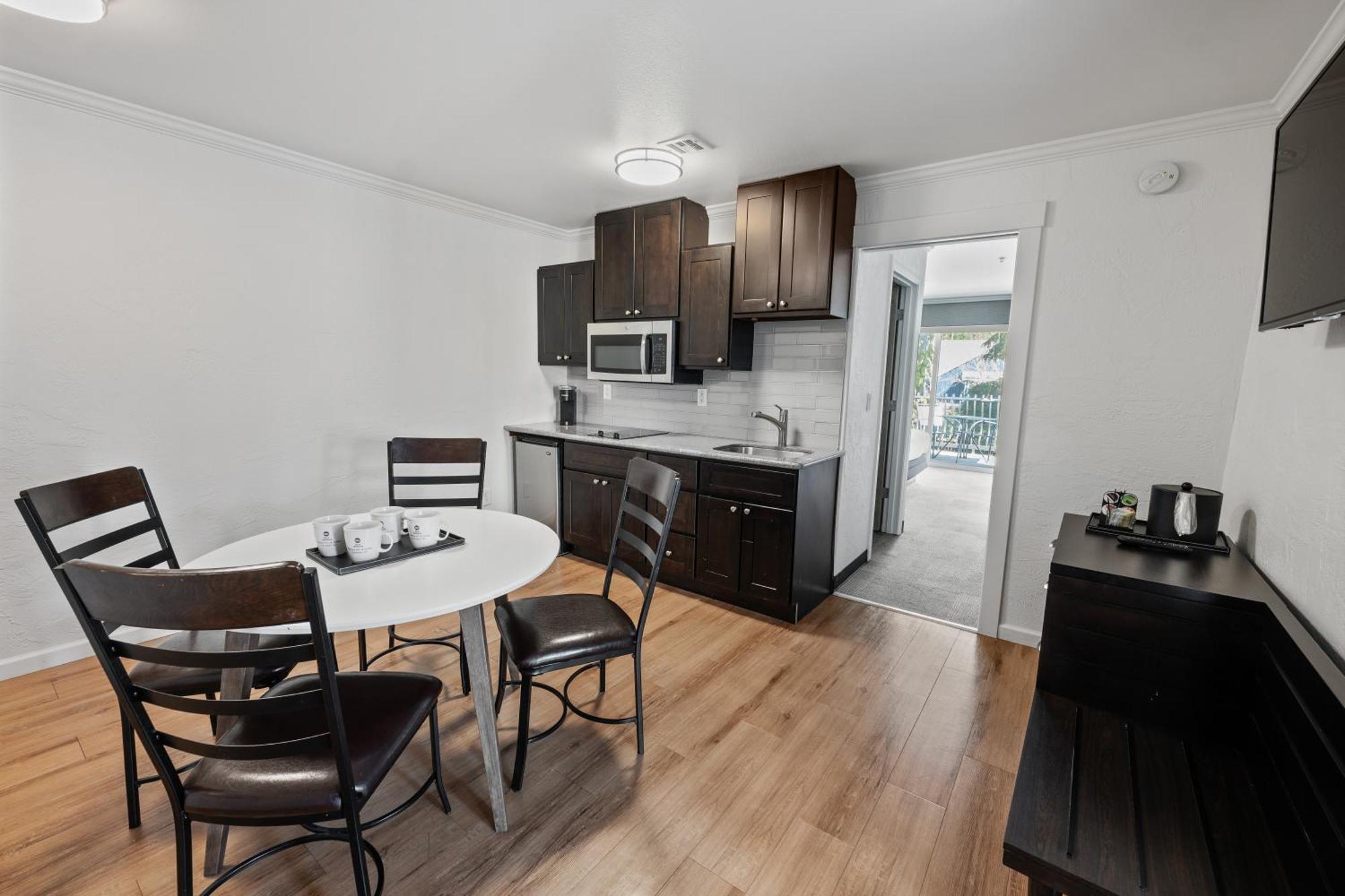Western Wesley Inn&suites Gig Harbor
